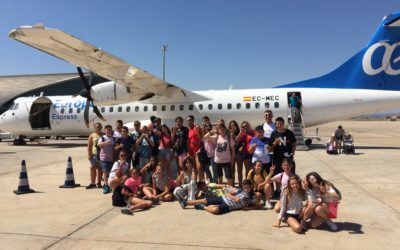 Los alumnos de sexto celebran en Valencia el final de una etapa.